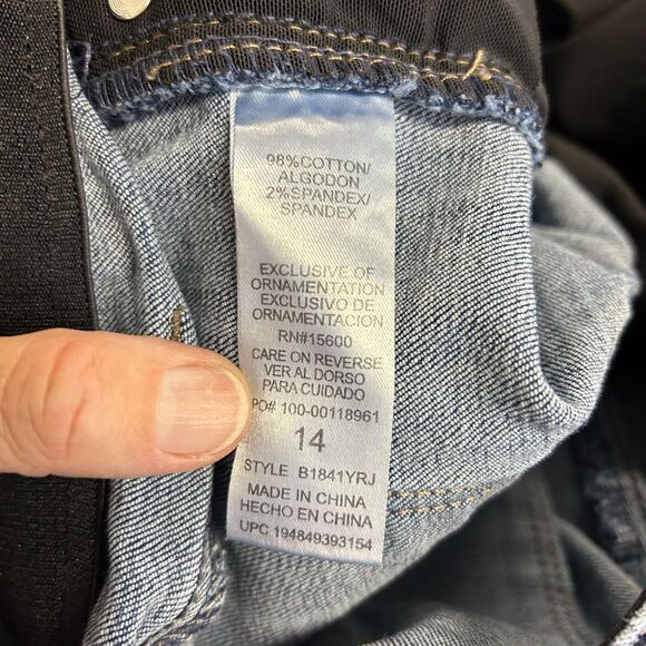 Democracy Blue Medium Wash Mid-Rise Distressed Ab-Solution Cropped Jeans Size 14 - Picture 10 of 15